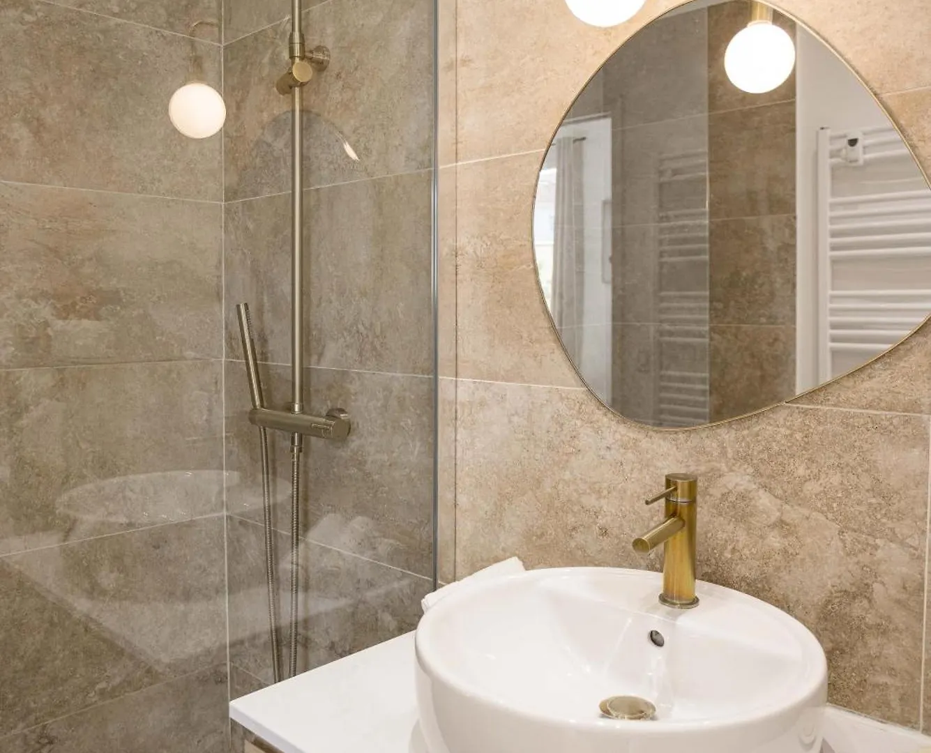 شقة Asteria - Cosy, Moderne, Clim, 15Mn Palais&Plages كان